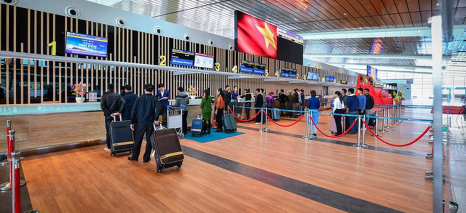 Adding 41 international border gates allowing foreigners to exit and enter the country with electronic visas